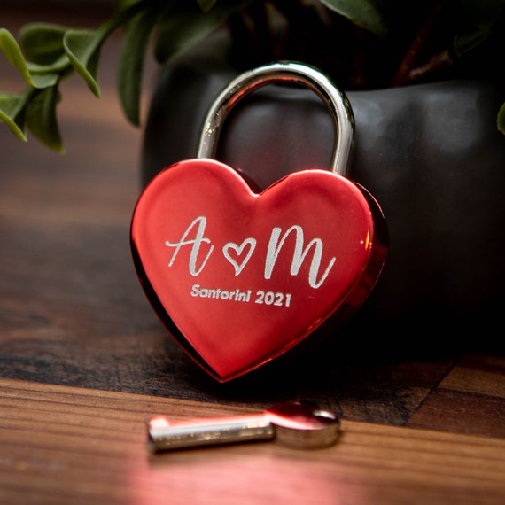 Engraved Heart Love Lock with Key - Bridge love locks, Destination 