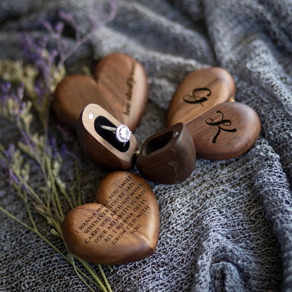 Caja de anillo con tapa de corazón - Caja de anillo de boda o compromiso de madera delgada secreta grabada, propuesta romántica en forma de corazón decoración regalo de amor