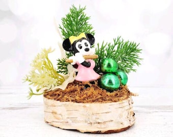 Vintage Disney Minnie Mouse Folk Art Christmas Scene on Wood Base