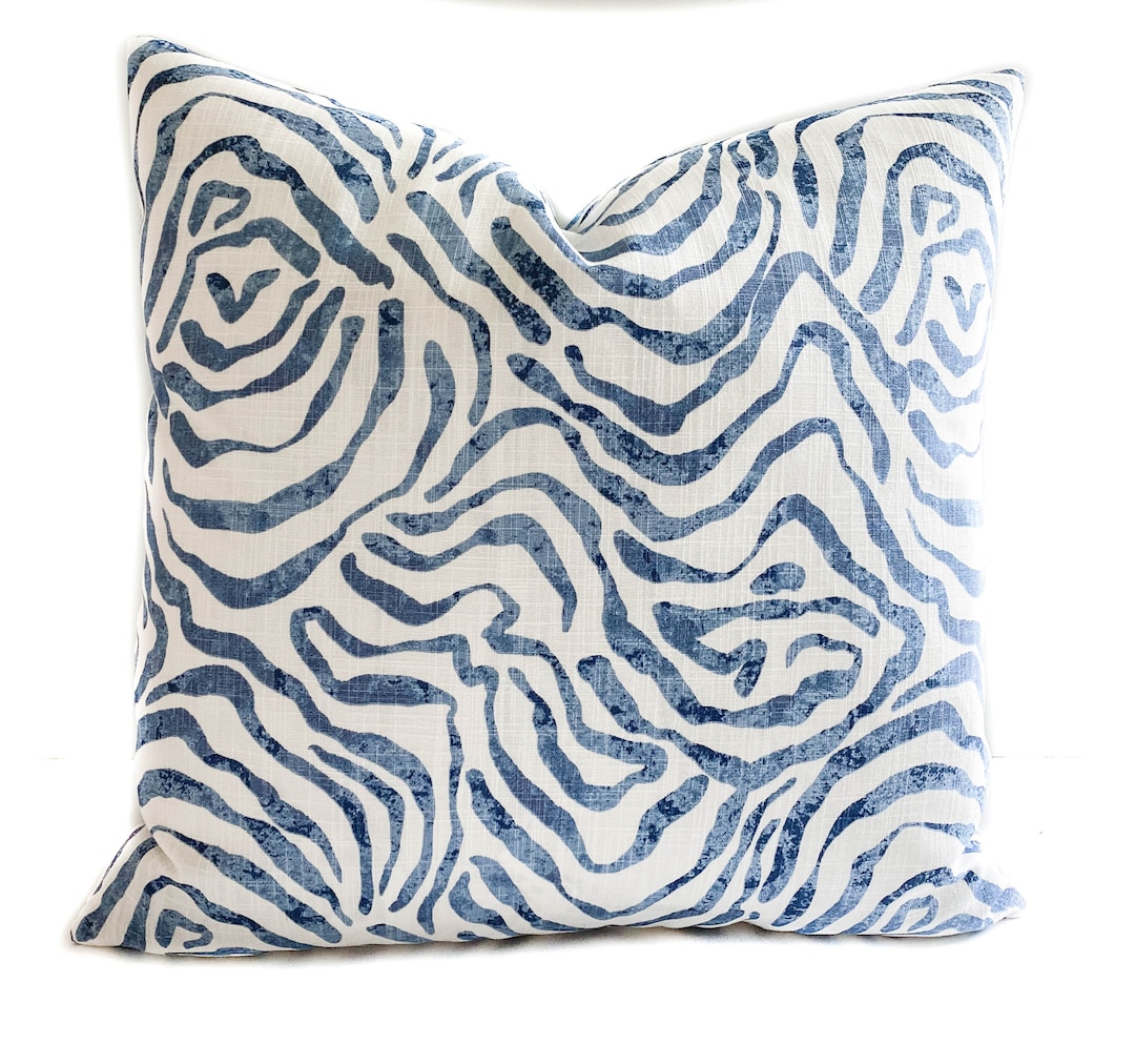 Blue White Throw Pillow Cover With Zipper, Modern Geometric Blue White