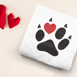 Cat Paw with Heart Toe Mini Embroidery Design