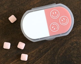 mini happy face pill box | stash jar | pill organizer | medicine cabinet | purse | vitamin | container | compartment | travel case | small