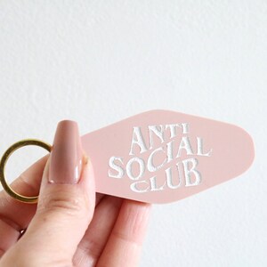 anti social club motel keychain | CHOOSE YOUR COLOR | anti social | gift | birthday | anxious | key | retro | introvert | adhd | alone Bild 1