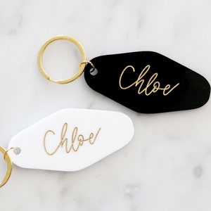 black or white custom motel keychain | back to school | calligraphy name | CHOOSE YOUR COLOR | personalized | gift | backpack | key chain