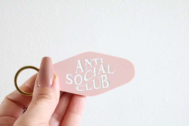 anti social club motel keychain | CHOOSE YOUR COLOR | anti social | gift | birthday | anxious | key | retro | introvert | adhd | alone Bild 1