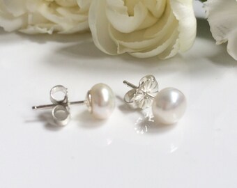 Pearl stud earrings - Freshwater pearl stud earrings - Pearl bridal earrings - Ivory pearl earrings - Bridal earrings pearl - Pearl studs