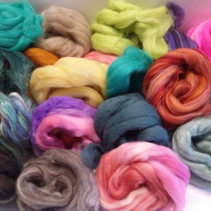 Fiber Grab Bag - 12 oz -- Merino Wool, Spin Fiber, Felting Wool, Roving Pcs, Wool Roving, Craft Wool