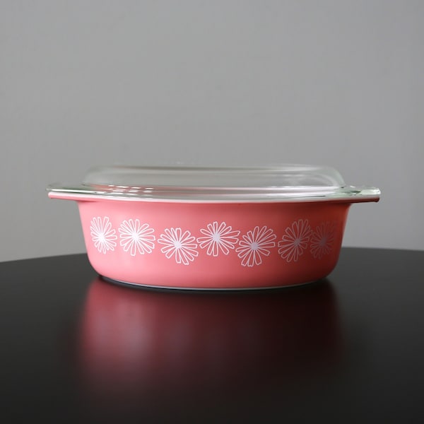 Pyrex Pink Daisy 2.5 Quart Covered Casserole Dish #045 Rare + Classic Mid Century Kithcen Ware