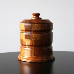 Cave à cigares / boîte métallique en noyer du milieu du siècle Lebanon Supply Co. bocal en bois massif vintage