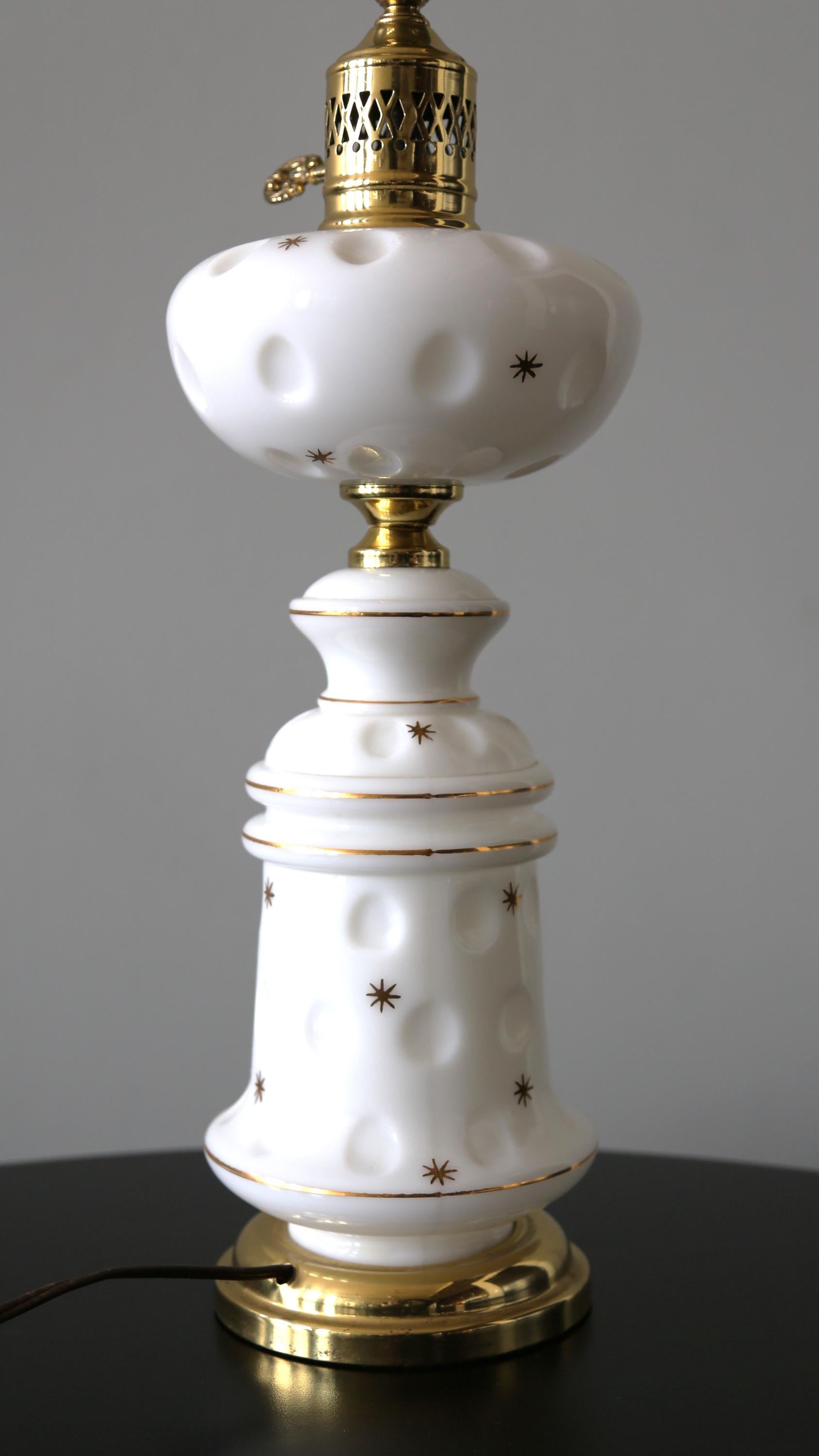 すぐ使えます　antique milk glass lamp アンティーク Vintage Electric Milk Glass Lamp with Brown | Proxibid