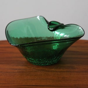 Vintage Green Crackle Art Glass Ashtray Mid Century Modern Hand Blown Ash Tray Tobacciana Blenko Style