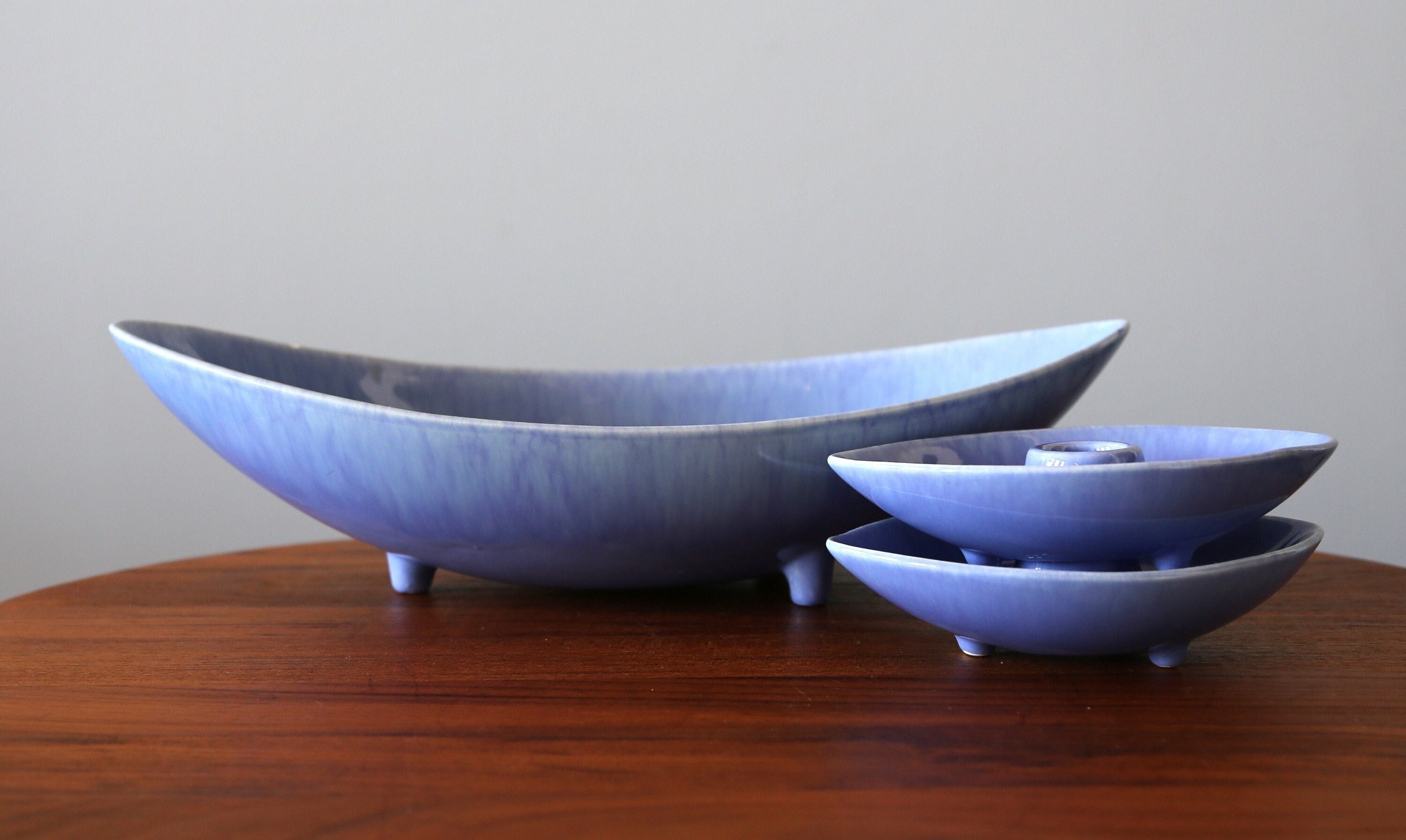 70's  Haeger ミッドセンチュリーポタリーU.S.A.ポップ Haeger Atomic Blue Drip Glaze Console Set: Bowl & Candlesticks - Etsy