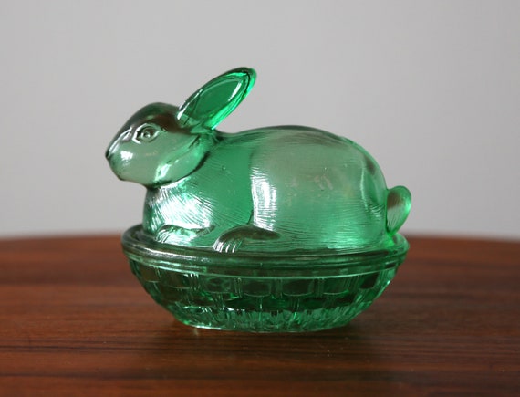 Vintage LE Smith Emerald Green Glass Covered Bunn… - image 1