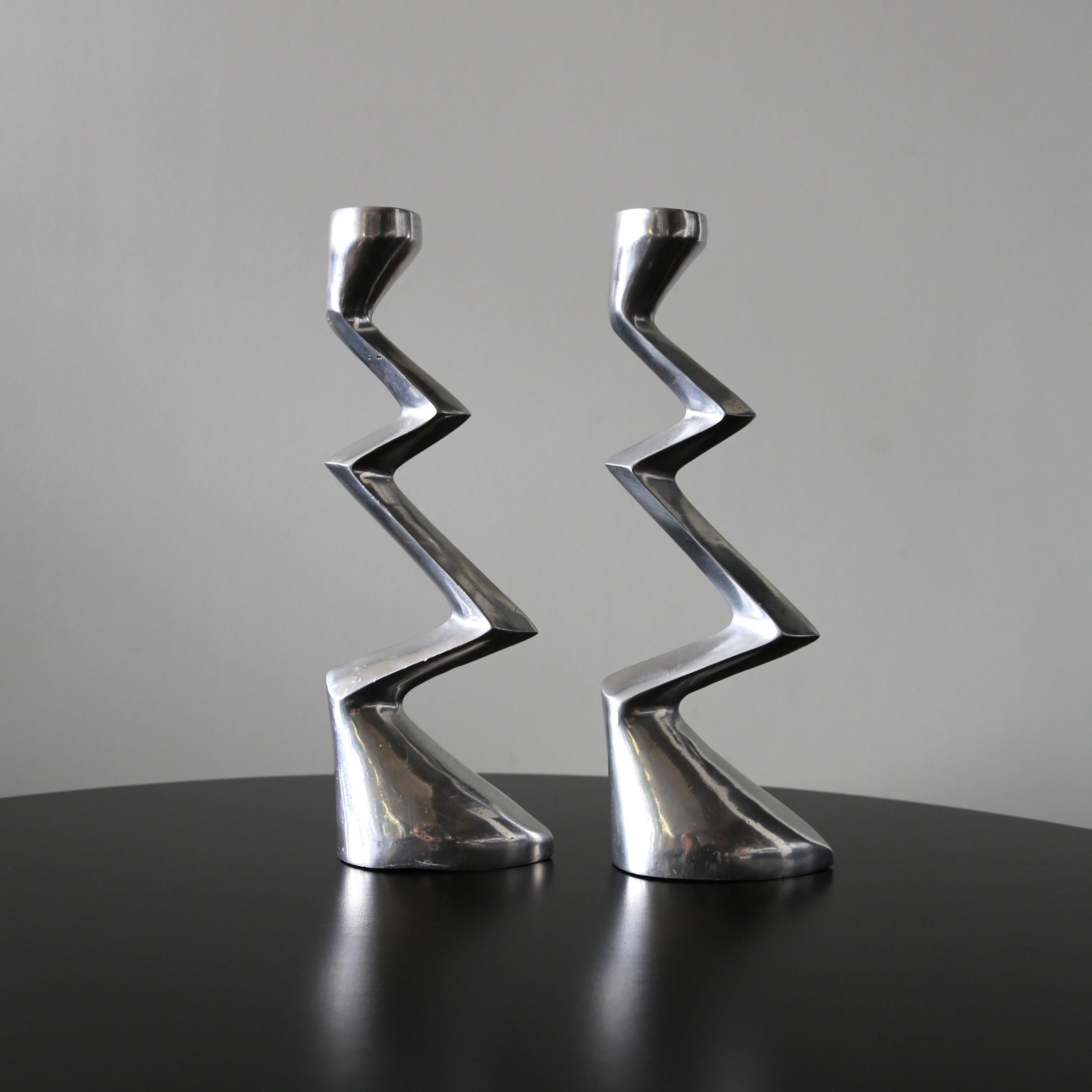 Mikano♪　英国作家物 M.HILTON 1981 燭台 大型オブジェ Pair Matthew Hilton Zig Zag Aluminum Candle Holders 1980s Post