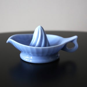 Vintage Jeanette Delphite Blue Glass Juicer: Art Deco Kitchen Reamer