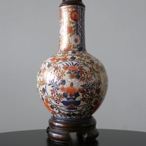 Vintage Oriental Lamp Handpainted Knob Creek of Morganton Porcelain Quatrefoil Wooden Base Chinoiserie Lighting