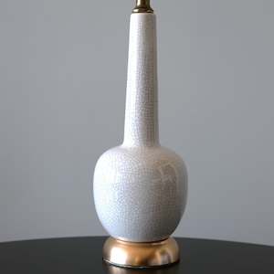 Mid Century White / Cream Crackle Glaze Table Lamp Vintage Chinoiserie Ceramic Lighting