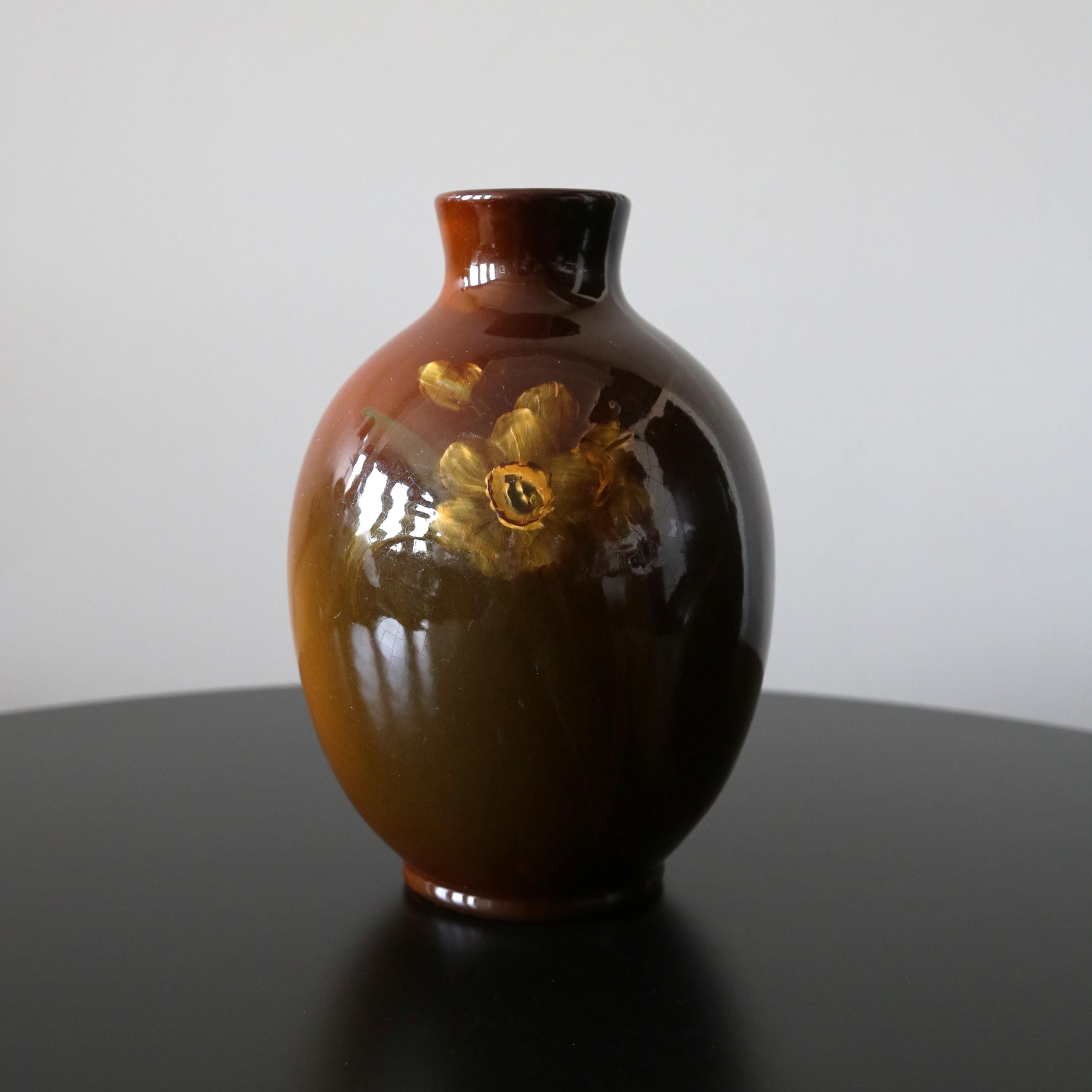 1900年代初頭のローズヴィル・ロザネ・ロイヤルウェアの花瓶：手描きの