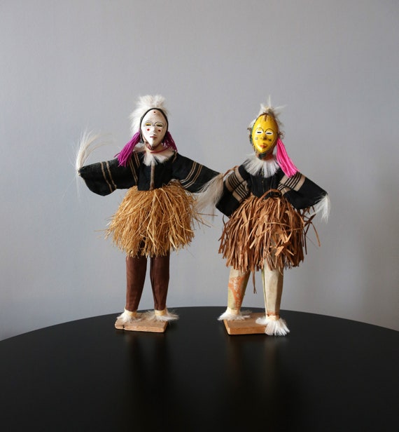 ヴィンテージのダン族の竹馬踊り像：手作りのアフリカの民芸品 - Etsy 日本