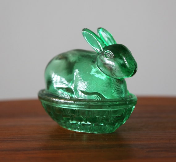 Vintage LE Smith Emerald Green Glass Covered Bunn… - image 2