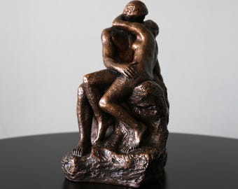 Statue vintage « The Kiss » en plâtre 1961 Austin Productions