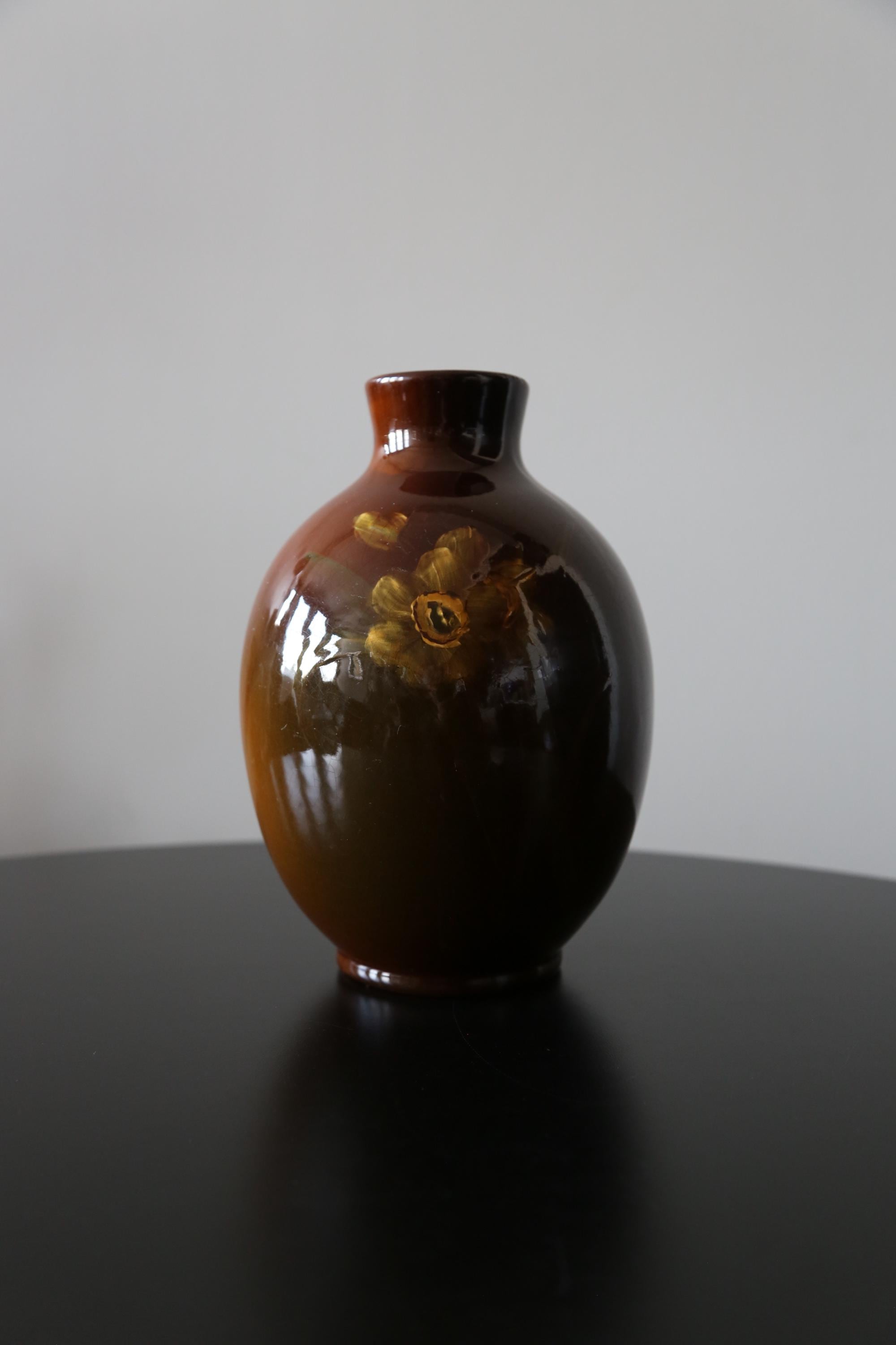 陶器の丸い花瓶 ダークブラウン 陶器の丸い花瓶 ダークブラウン 陶器の丸い花瓶 ダークブラウン 陶器の