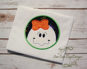 Halloween Ghost Circle Applique Design