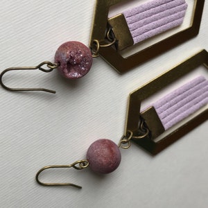 Hex Earrings with Lilac Vegan Suede Fringe & Amethyst Druzy zdjęcie 3