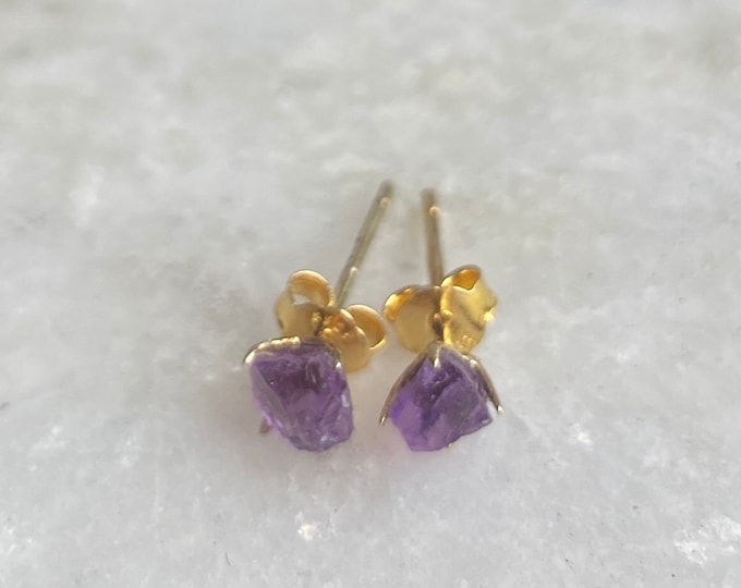 Vermeil stud earrings with raw amethyst.