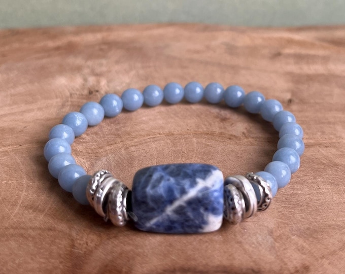 Elastic bracelet with angelite and sodalite beads