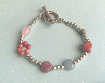 Bracelet with beads of various types of semi-precious stone
