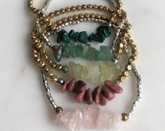 Elastic bracelets with semi-precious stone beads and gold plated/silver plated details