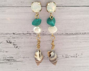Earrings with turquoise, freshwater pearls and shells