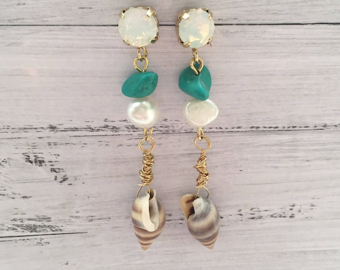 Earrings with turquoise, freshwater pearls and shells