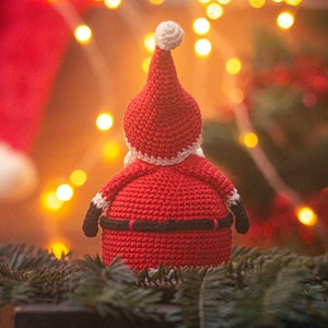 Chubby Santa crochet amigurumi Christmas pattern