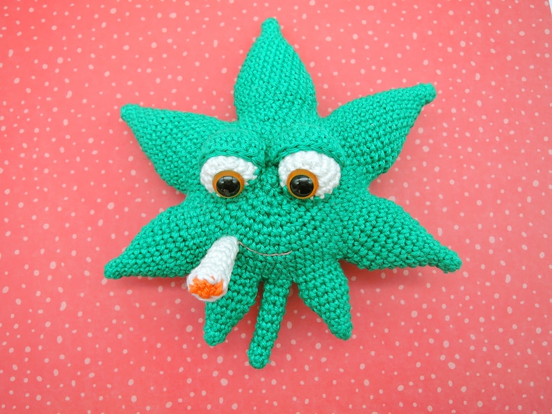 PDF PATTERN : Mister Weedlif, a weed leaf amigurumi - marijuana crochet pattern image 3