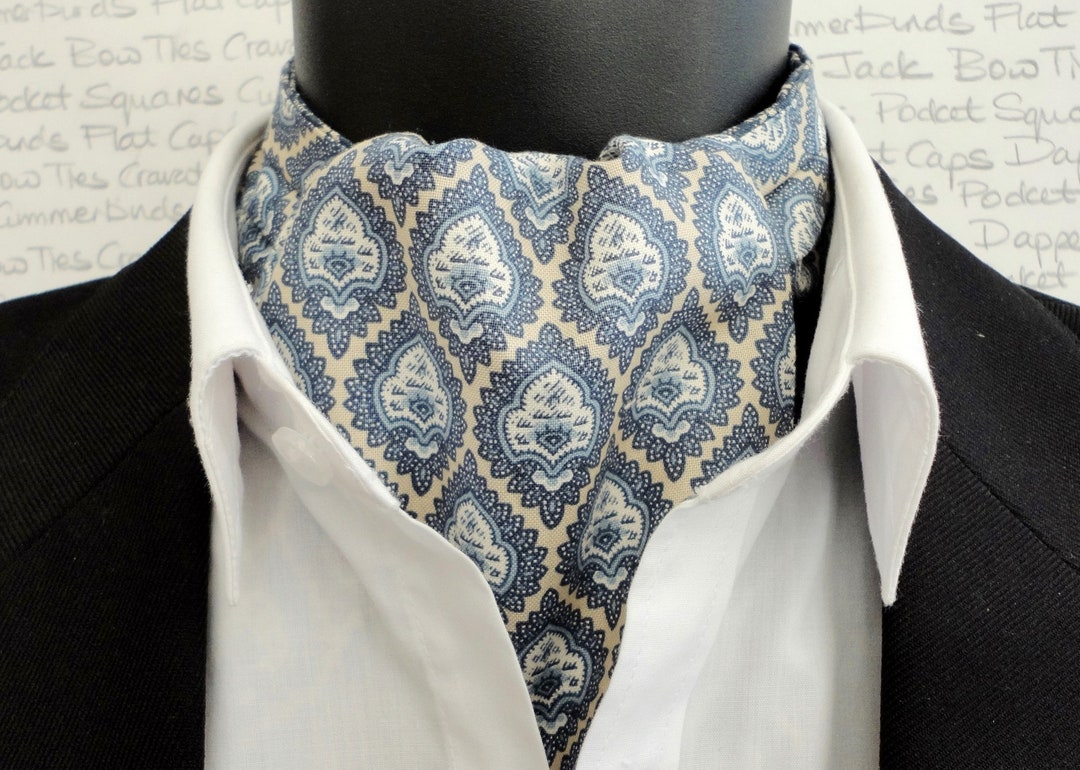 Reversible Cravat With Three Pleats at the Back Etsy