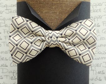Ivory and Grey Bow Tie, Matching Pocket Square, Bow Ties For Men
