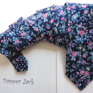 Necktie, Floral necktie, wedding tie, slim tie, navy blue floral tie, skinny tie