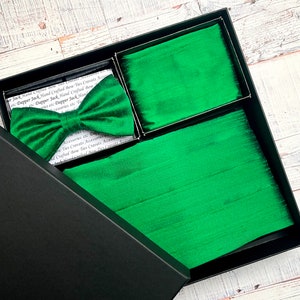 Emerald Green Silk Cummerbund , Bow Tie and Pocket Square Set, Cummerbunds For Men
