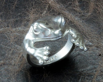 Frog hug ring deals