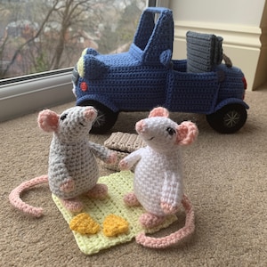 Mouse in a Car Crochet Pattern
