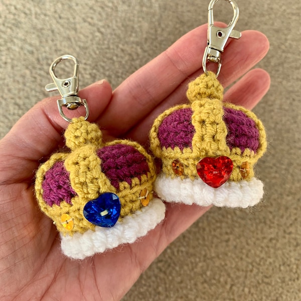 Small Crown Keychain Crochet Pattern, Queen's Jubilee