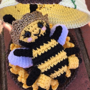 Bee & Beehive Playset Crochet Pattern