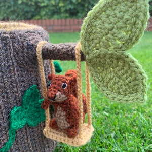 Squirrel & Hollow Log House Crochet Pattern image 4