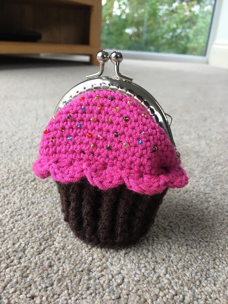 Cupcake Coin Purse Crochet Pattern image 1