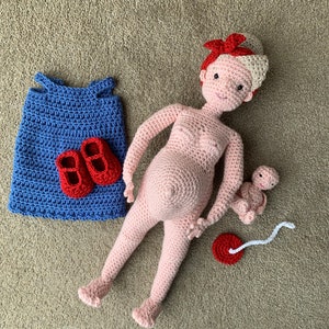 Birthing Mother & Baby Crochet Pattern image 1