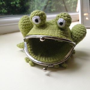 Frog Coin Purse Crochet Pattern