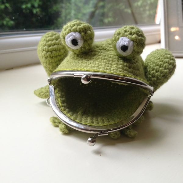 Frog Coin Purse Crochet Pattern