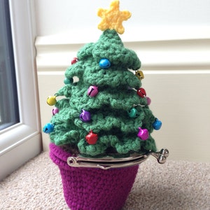 Christmas Tree Coin Purse Crochet Pattern image 4